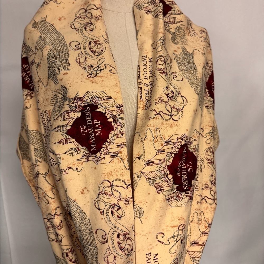 Handmade Harry Potter- Breasfeeding cover shawl- Cream and Burgundy Printed Map - Picture 2 of 4